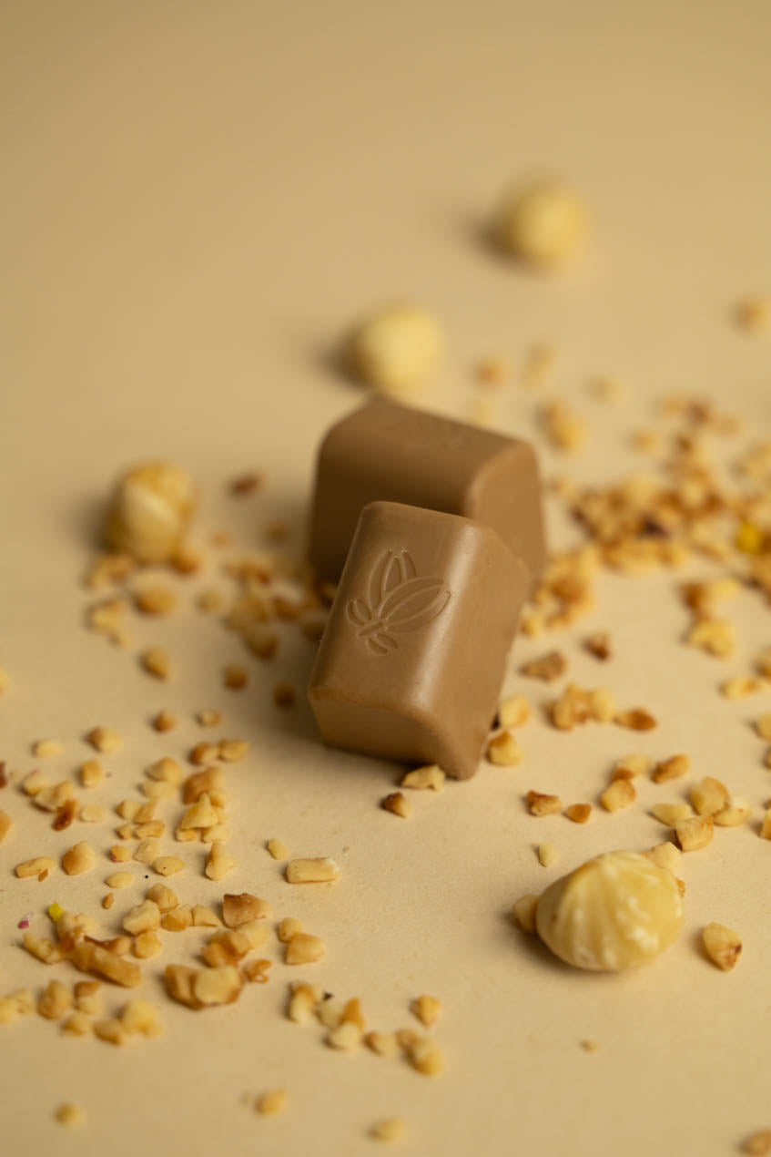 vanini-praline-blue-rose-caramel-cioccolato-bianco-e-nocciola image 3