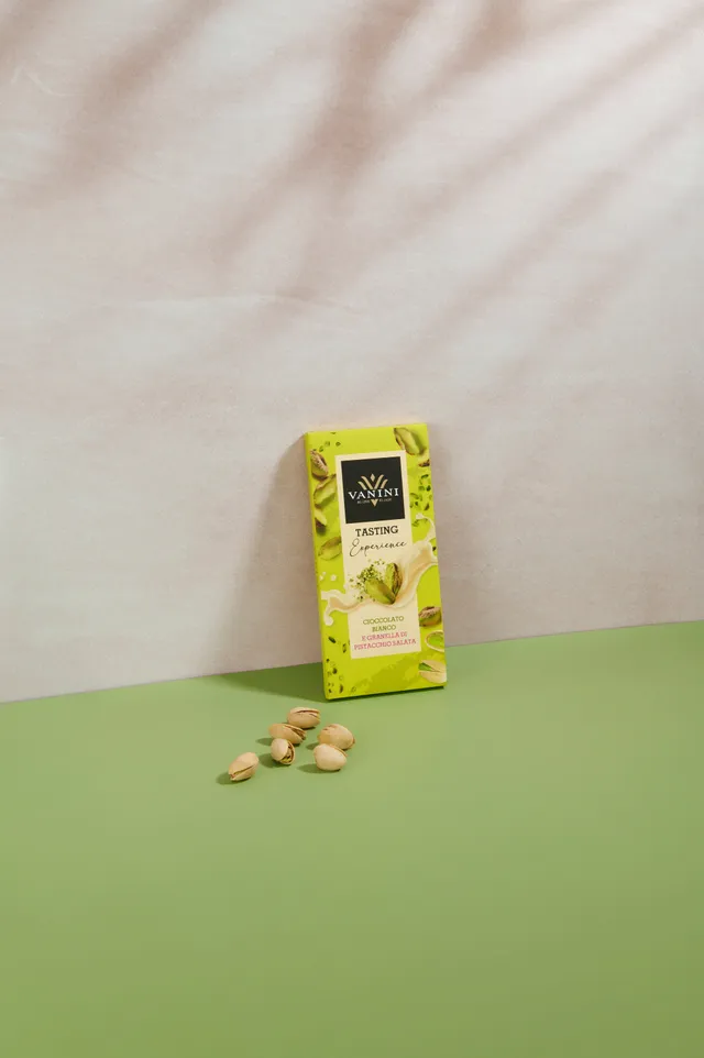 vanini-tasting-experience-tavoletta-bianco-e-pistacchio-salato image 1