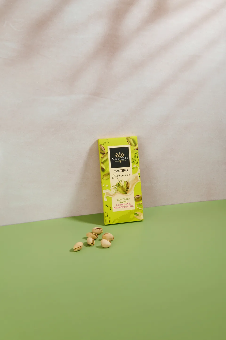 vanini-tasting-experience-tavoletta-bianco-e-pistacchio-salato image 1