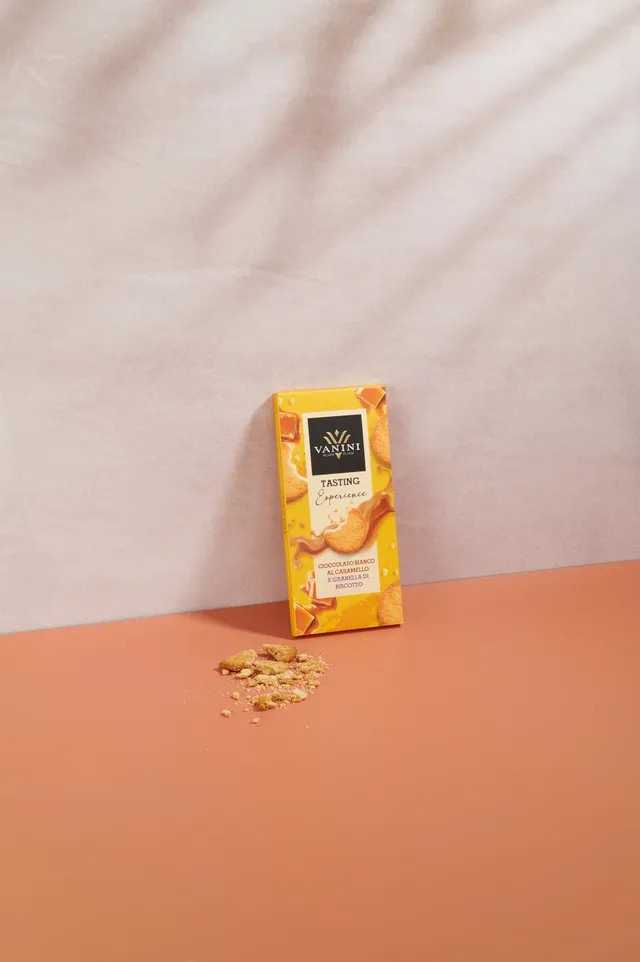 vanini-tasting-experience-tavoletta-cioccolato-al-caramello-con-granella-di-bisc image 1