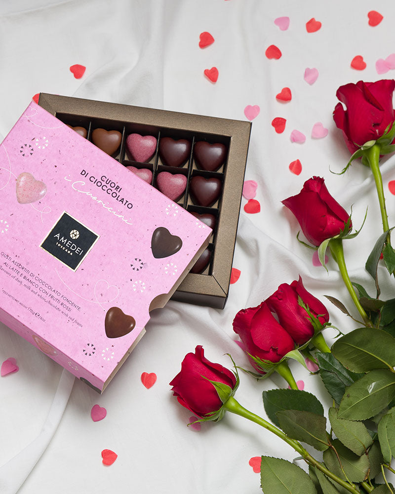 amedei-confezione-20-cuori-di-cioccolato-latte-fondente-e-rosa image 3
