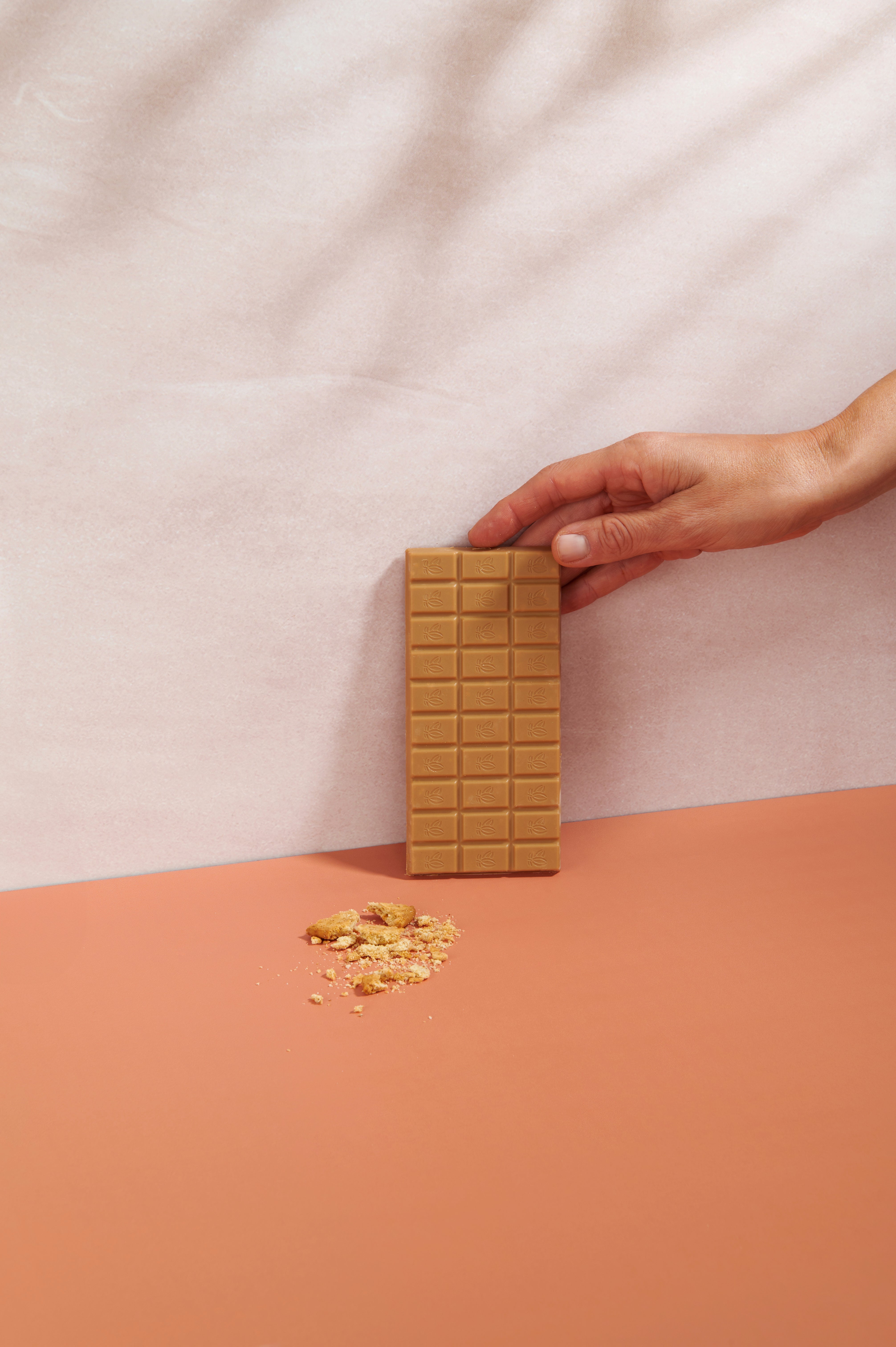 vanini-tasting-experience-tavoletta-cioccolato-al-caramello-con-granella-di-bisc image 3