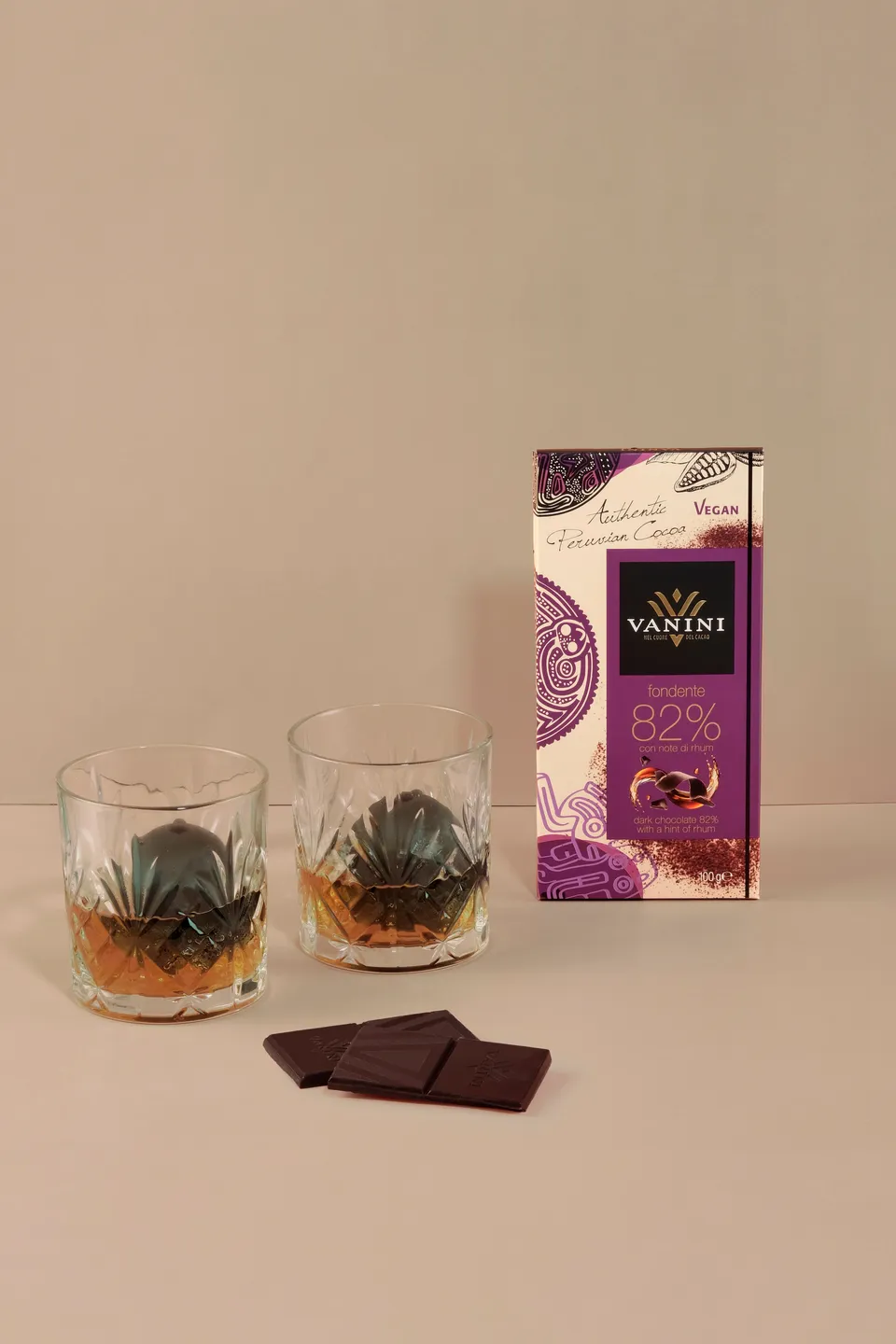vanini-kit-degustazione-rhum-con-bicchieri-e-tavoletta-fondente-82-per image 1